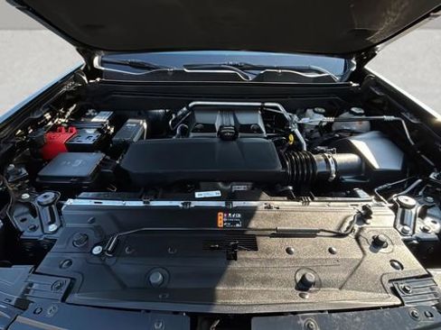 Used 2024 Chevrolet Colorado LT w/ LT Convenience Package RWD image 32