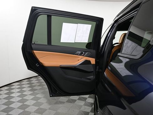 Certified 2023 BMW X7 xDrive40i w/ Executive Package image 32