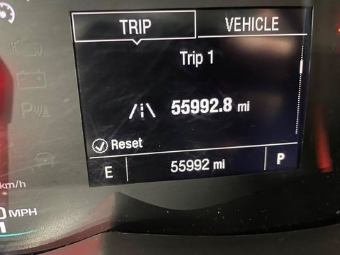 Used 2018 Chevrolet Trax LT w/ LT Convenience Package FWD image 27