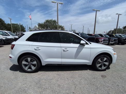 Used 2020 Audi Q5 2.0T Premium w/ Titanium Sport Package AWD/4WD image 4