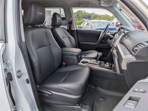 Used 2022 Toyota 4Runner TRD Sport w/ Technology Package AWD/4WD image 23