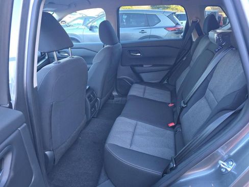 Certified 2025 Nissan Rogue SV image 12