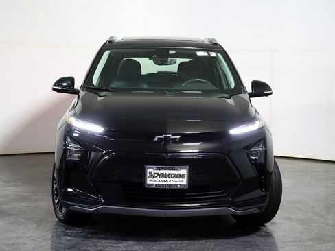 Used 2023 Chevrolet Bolt EUV Premier w/ Sun & Sound Package image 9