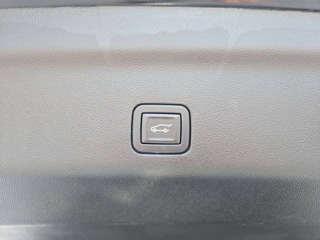 Certified 2024 Cadillac Escalade Premium Luxury AWD/4WD image 38