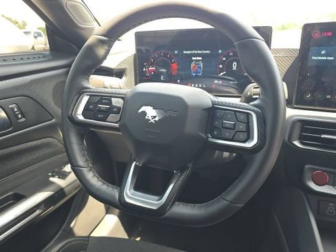 Used 2025 Ford Mustang Coupe RWD image 26