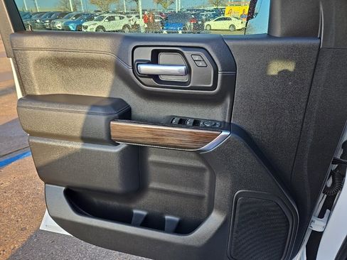 Used 2019 Chevrolet Silverado 1500 LT w/ Texas Edition image 13