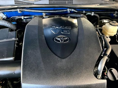 Used 2016 Toyota Tacoma Limited image 31