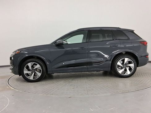 Used 2025 Audi Q6 e-tron Premium Plus w/ Premium Plus image 2