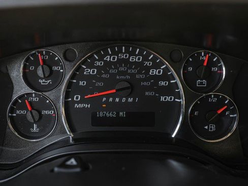 Used 2020 Chevrolet Express 2500 image 21