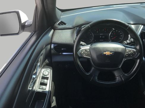 Used 2023 Chevrolet Traverse LT AWD/4WD image 4