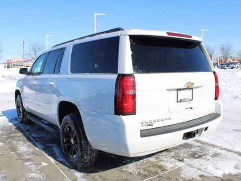 Used 2019 Chevrolet Suburban LT image 5