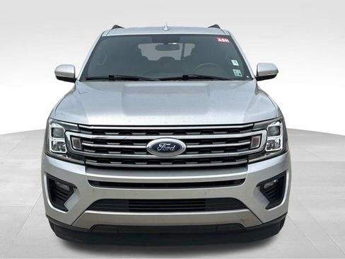 Used 2018 Ford Expedition Max XLT w/ Equipment Group 202A image 2