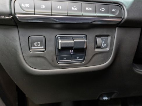 Used 2021 Cadillac Escalade Sport Platinum AWD/4WD image 35