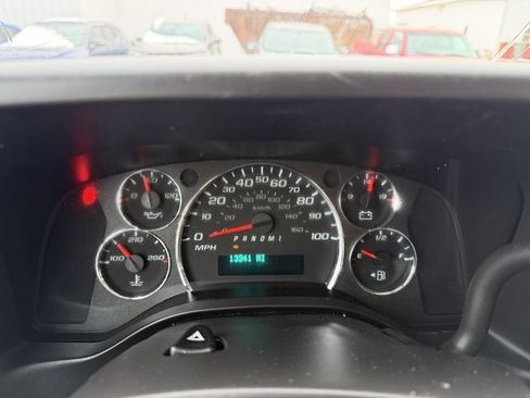 Used 2024 Chevrolet Express 2500 Work Van w/ Driver Convenience Package image 8