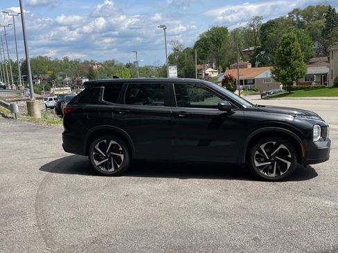 Used 2022 Mitsubishi Outlander ES AWD/4WD image 2