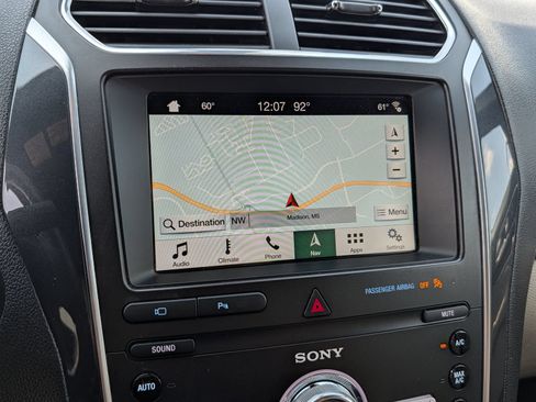 Used 2019 Ford Explorer Limited w/ Ford Safe & Smart Package FWD image 24