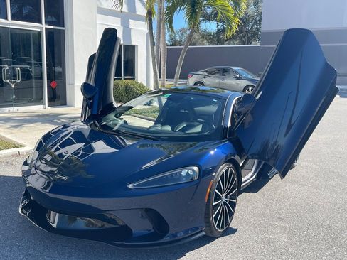 Used 2020 McLaren GT image 20