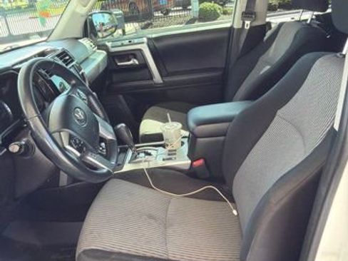 Used 2018 Toyota 4Runner SR5 AWD/4WD image 7