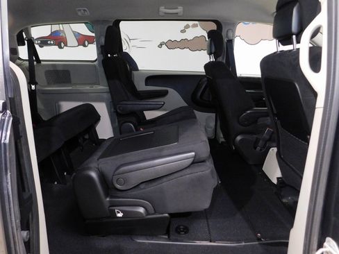 Used 2011 Dodge Grand Caravan SXT image 80