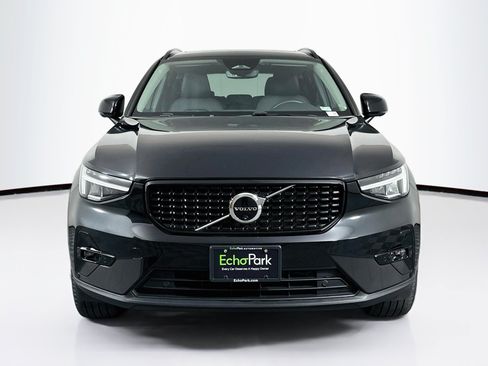 Used 2024 Volvo XC40 B5 Plus w/ Protection Package Premier AWD/4WD image 2