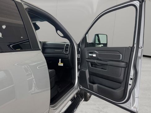 New 2026 RAM 2500 Big Horn AWD/4WD image 33