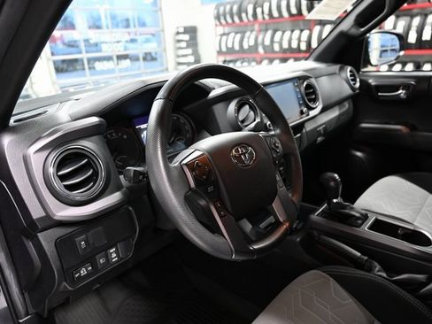 Used 2022 Toyota Tacoma TRD Off-Road image 21