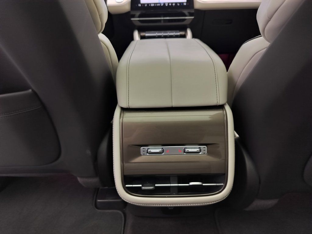 Used 2024 Lincoln Nautilus Black Label w/ Jet Appearance Package (87T) AWD/4WD image 20