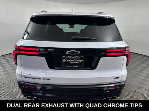 Used 2024 Chevrolet Traverse RS w/ LPO, Floor Liner Package AWD/4WD image 4