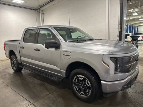 Used 2023 Ford F150 Lightning XLT image 3