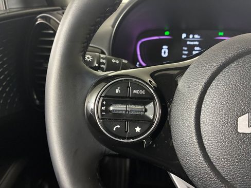 Used 2024 Kia Soul EX image 11