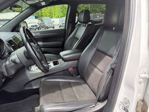 Used 2021 Jeep Grand Cherokee Laredo X AWD/4WD image 11