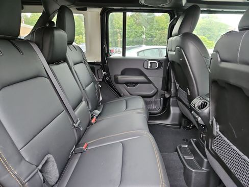 New 2025 Jeep Wrangler Sahara AWD/4WD image 17