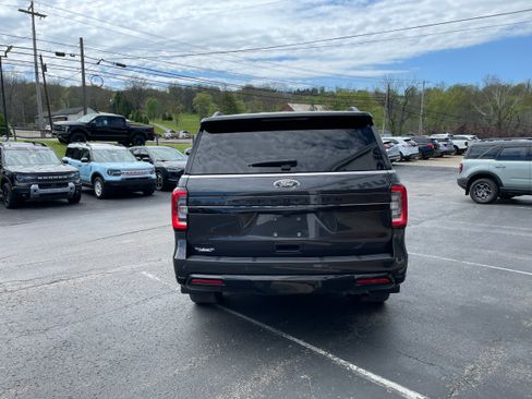 Used 2023 Ford Expedition Limited AWD/4WD image 6
