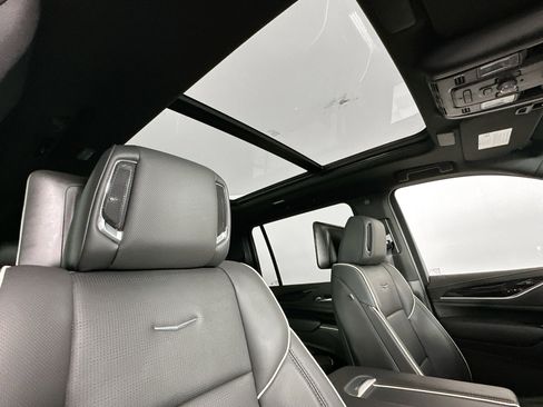 Used 2024 Cadillac Escalade ESV Sport w/ Touring Package AWD/4WD image 21