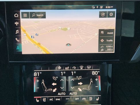 Used 2019 Audi e-tron Prestige image 18