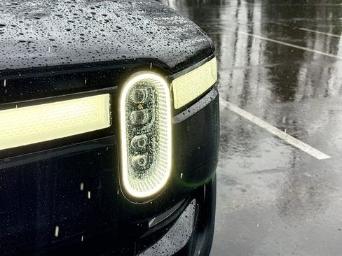 Used 2023 Rivian R1T Adventure image 39