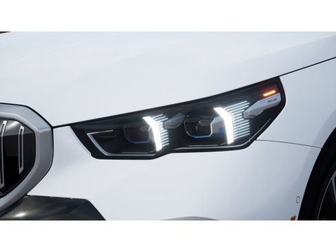 New 2026 BMW 530i image 6