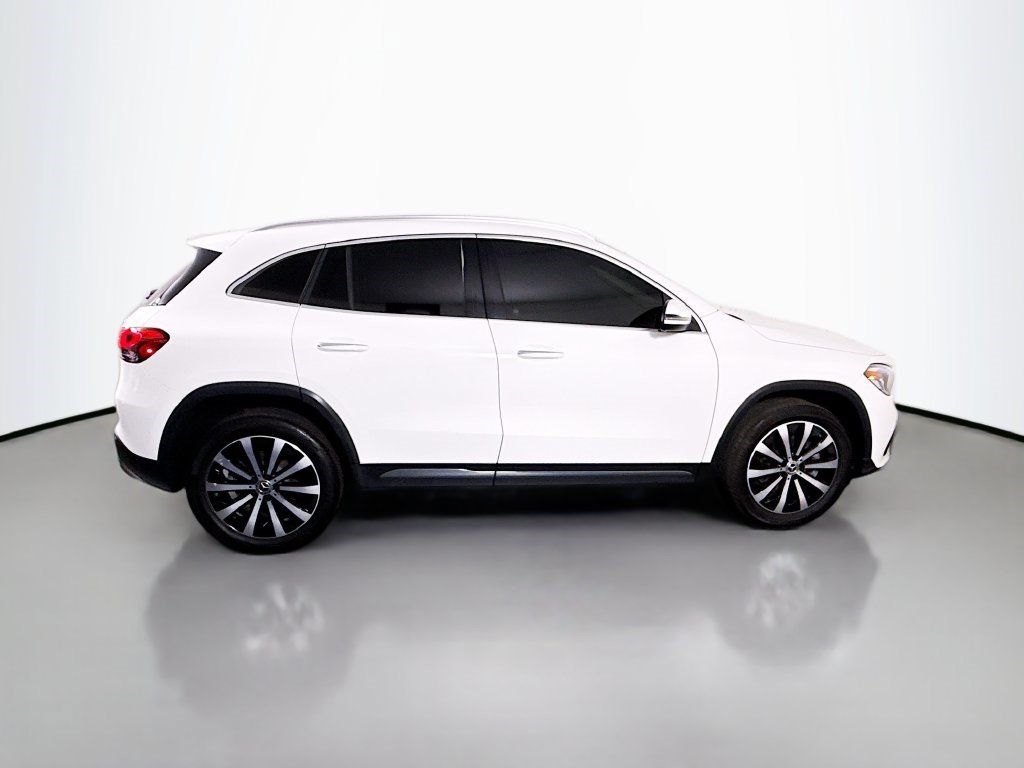 Used 2022 Mercedes-Benz GLA 250 4MATIC image 11