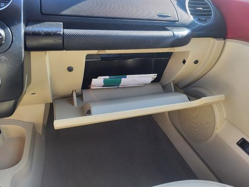 Used 2008 Volkswagen Beetle SE image 18