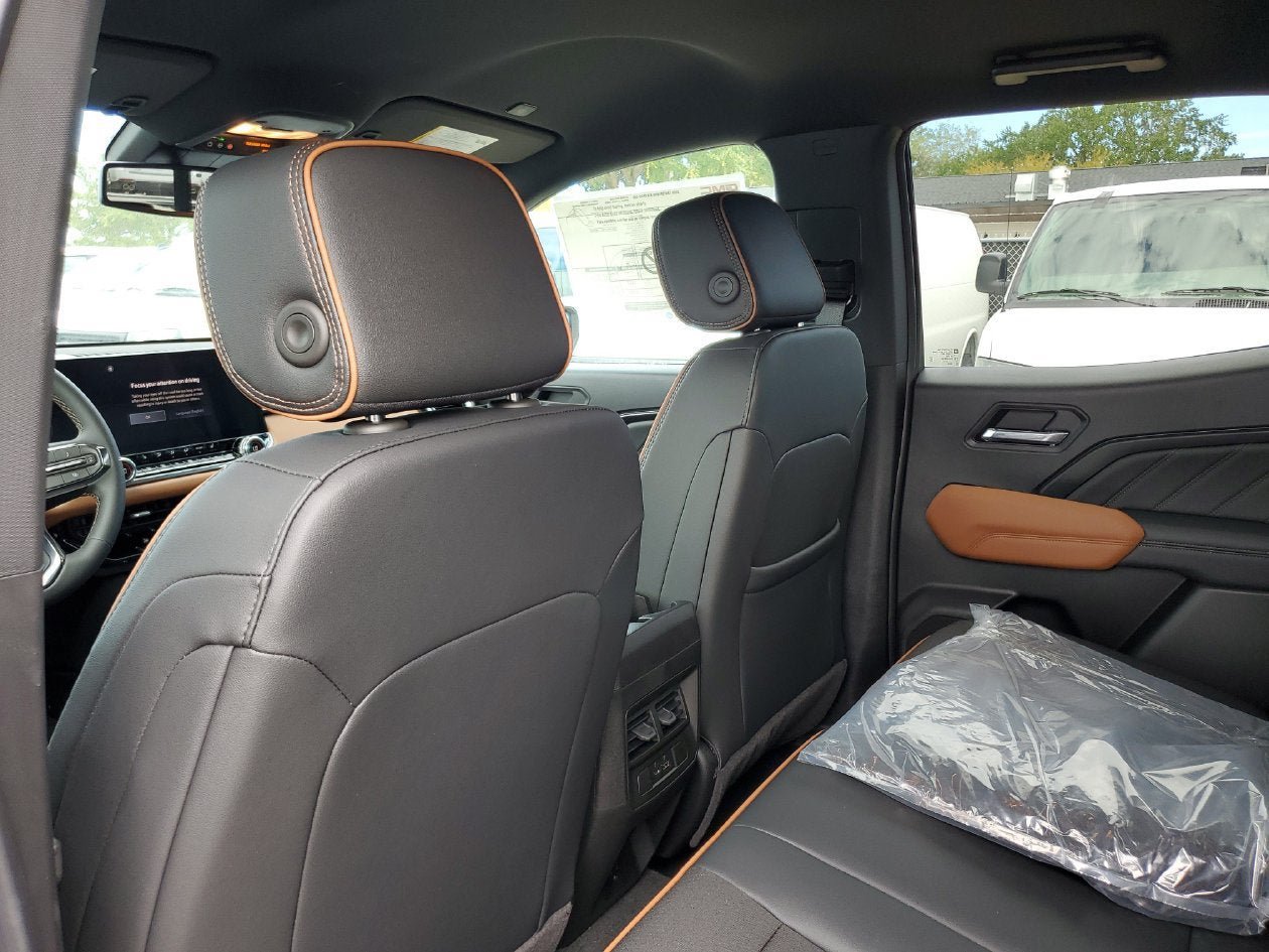 New 2026 GMC Canyon AT4 AWD/4WD image 10