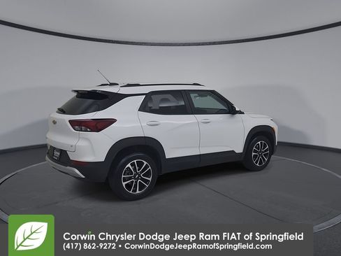 Used 2025 Chevrolet TrailBlazer LT AWD/4WD image 15