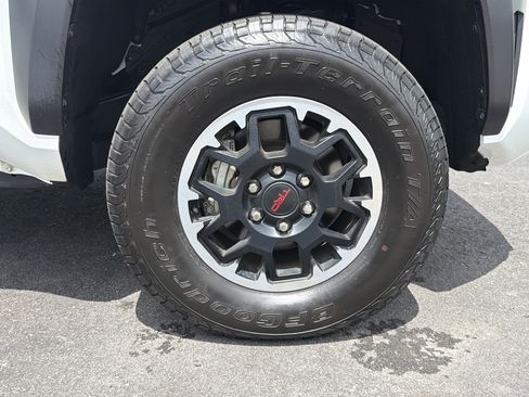 Used 2024 Toyota Tacoma TRD Off-Road AWD/4WD image 12