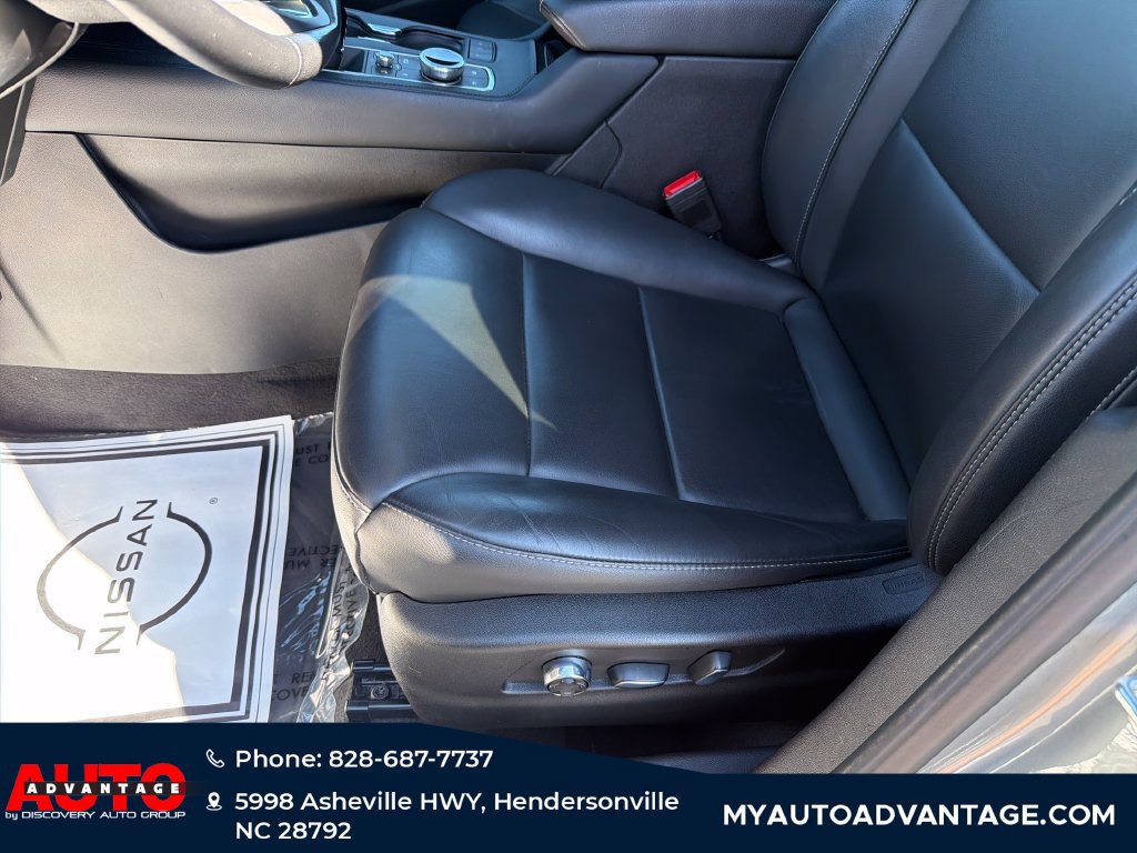 Used 2025 Cadillac XT4 Premium Luxury AWD/4WD image 12