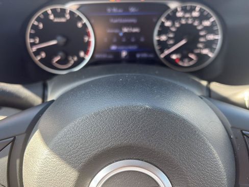 Used 2025 Nissan Altima 2.5 SV FWD image 8