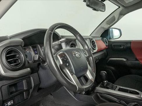 Used 2017 Toyota Tacoma SR5 w/ Tow Package RWD image 23