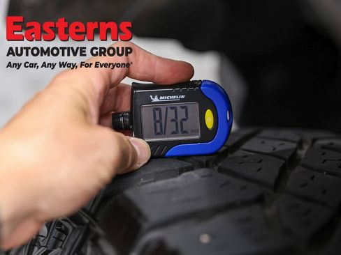 Used 2024 Jeep Wrangler Unlimited Sahara w/ Dual Top Group AWD/4WD image 27