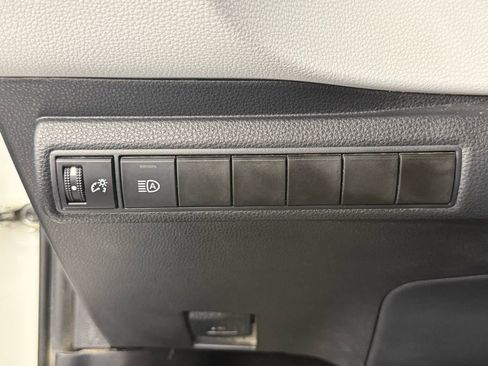 Used 2021 Toyota Corolla SE w/ Carpet Mat Package (TMS) image 22