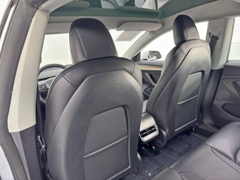 Used 2022 Tesla Model 3 image 34