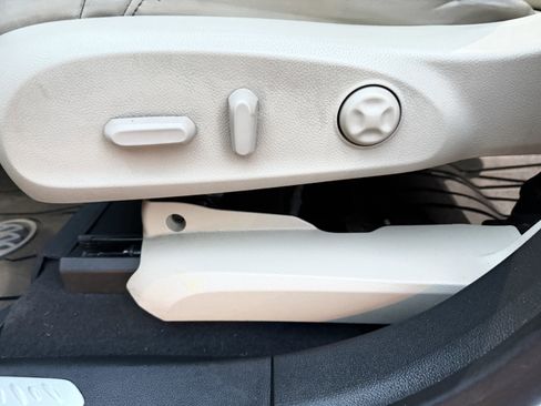 Used 2020 Buick Envision Premium image 31