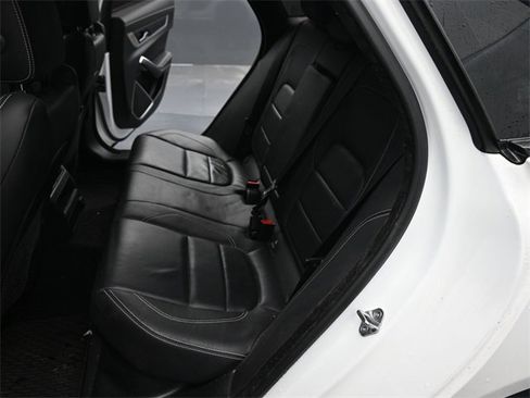 Used 2022 Jaguar XF R-Dynamic SE image 11